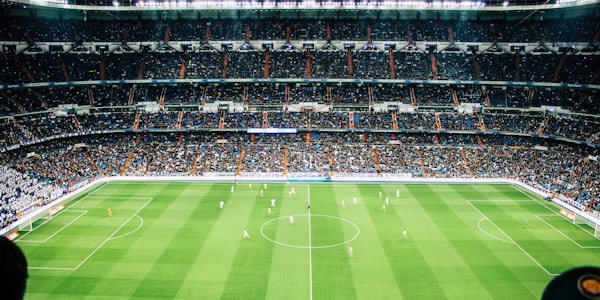 巴西队内马尔展示精湛脚下技术的比赛画面