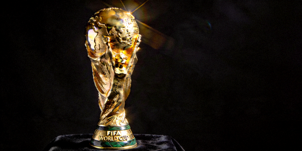 世界杯冠军奖杯大力神杯特写照片