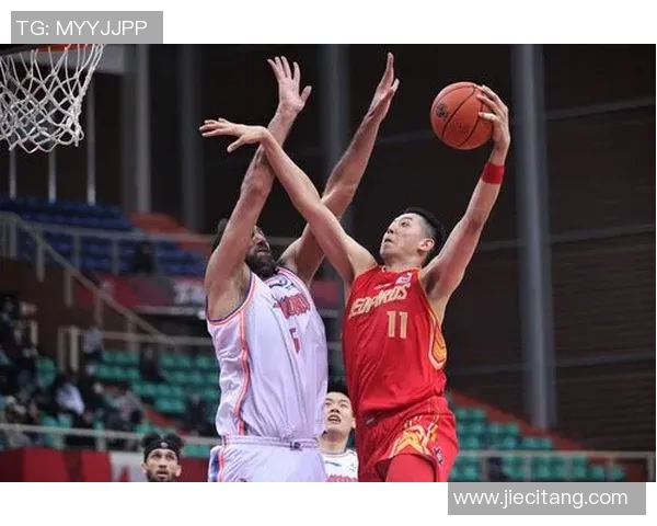 CBA辽宁队对阵深圳队精彩比赛视频回顾与分析，尽享篮球盛宴